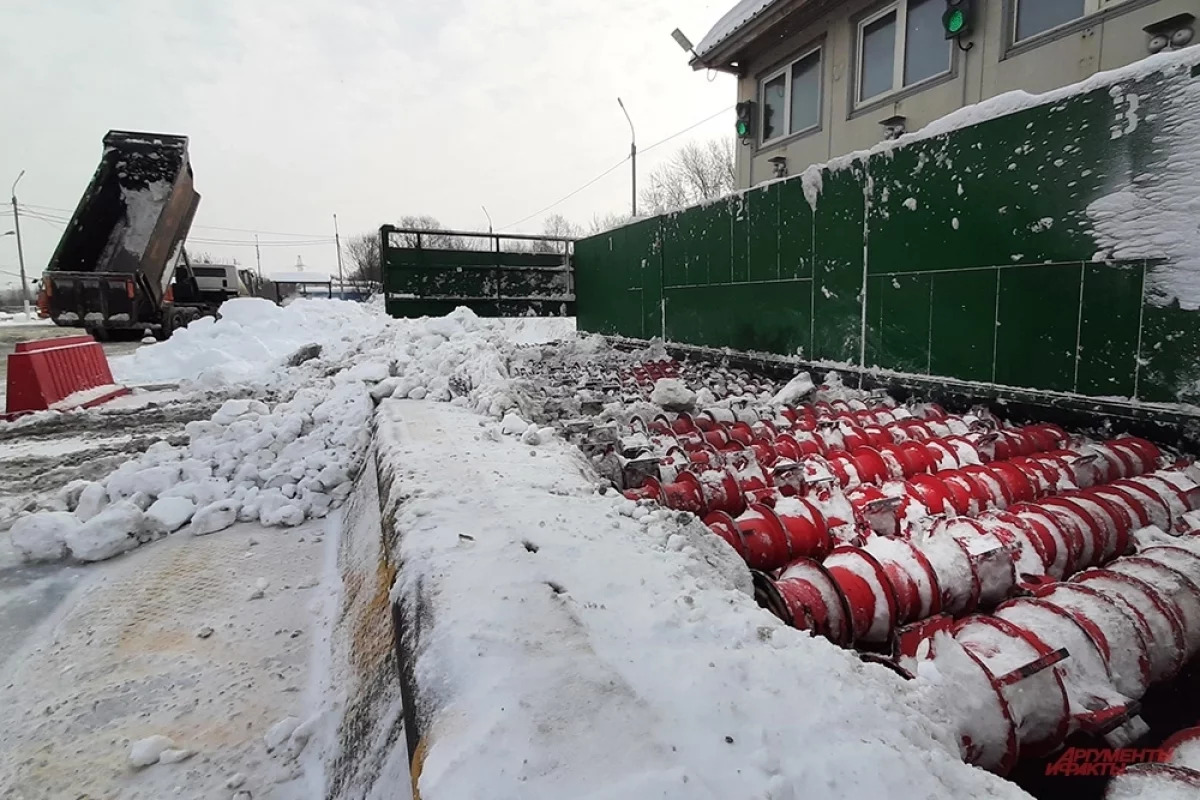 Новости - Тайная жизнь сугроба: Лазерный фейс-контроль, «мясорубка» и джакузи с сюрпризом ❄️ новости