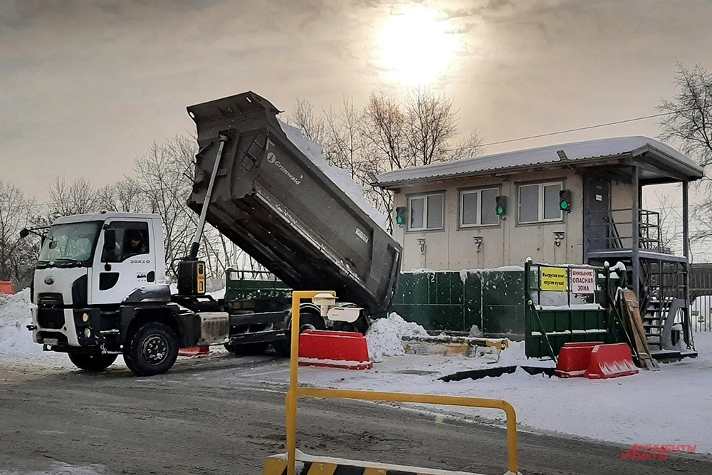 Новости - Тайная жизнь сугроба: Лазерный фейс-контроль, «мясорубка» и джакузи с сюрпризом ❄️ новости