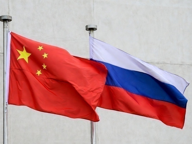 Робот на беговой дорожке