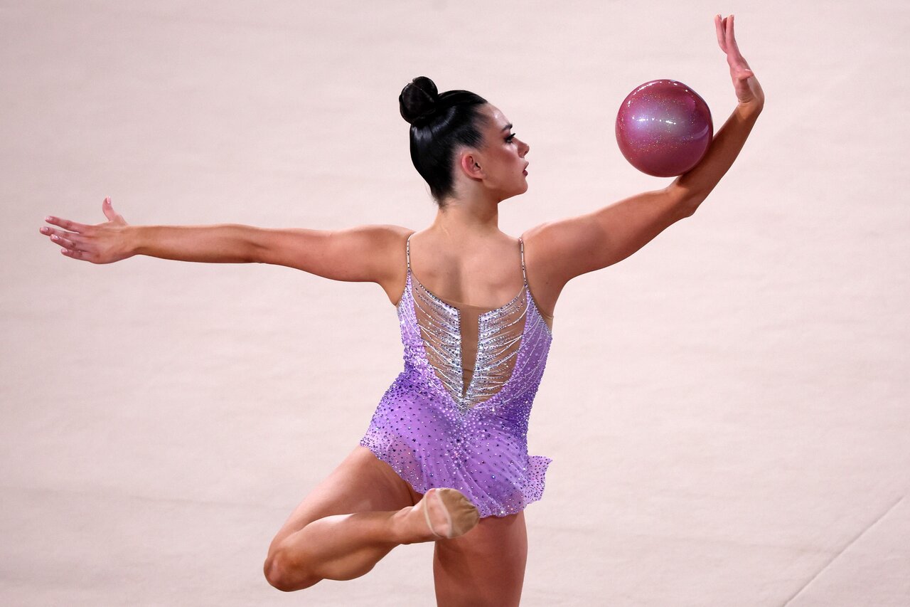 Новости - Пируэт дипломатии: Лала Крамаренко возвращается, или Как красота пробила бюрократическую стену новости