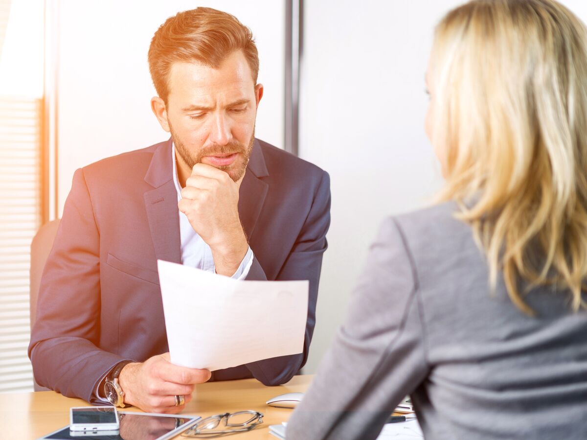 Новости - Прощайте, блогеры? Наука назвала профессии, где россиян ждет настоящий золотой дождь ☔ новости