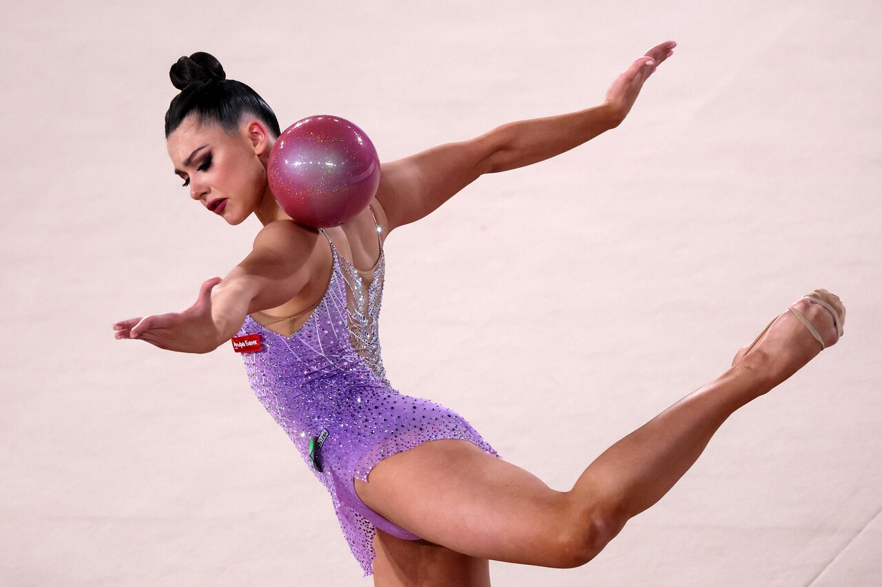 Новости - Пируэт дипломатии: Лала Крамаренко возвращается, или Как красота пробила бюрократическую стену новости