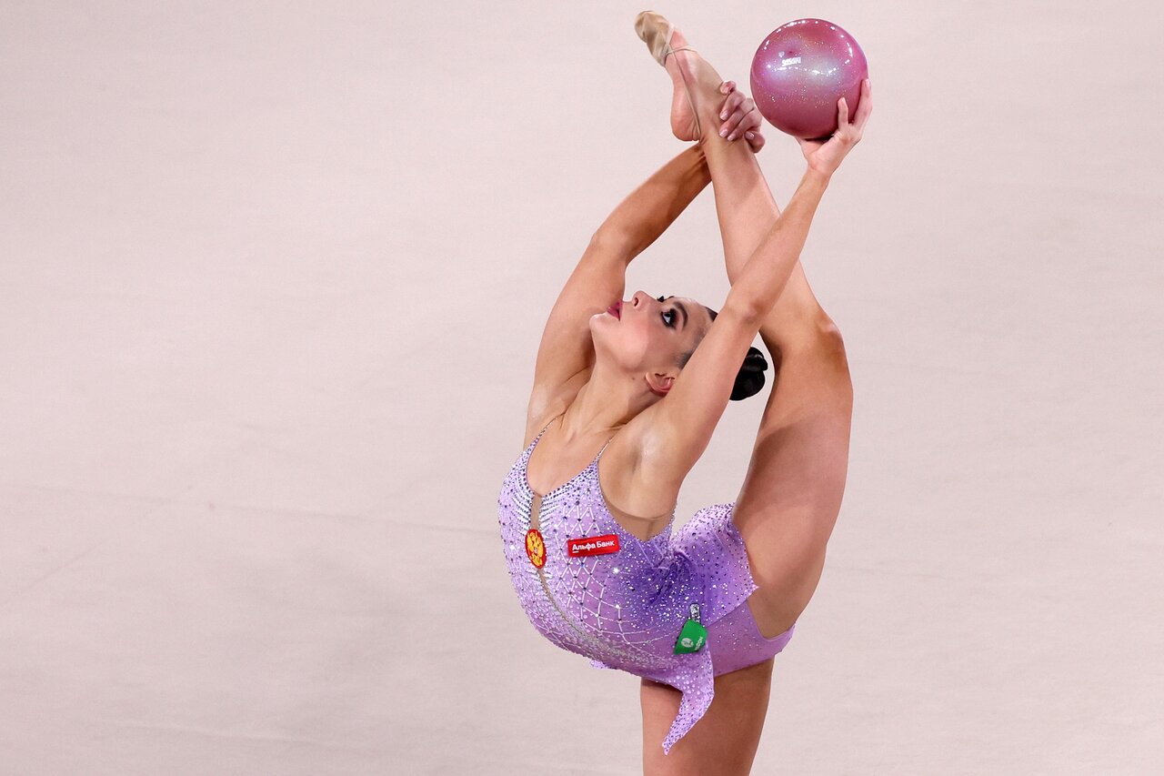 Новости - Пируэт дипломатии: Лала Крамаренко возвращается, или Как красота пробила бюрократическую стену новости