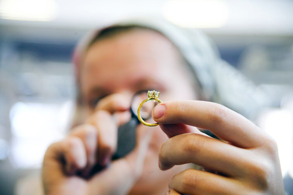 Новости - Алхимия XXI века: Как в Москве готовят повелителей бриллиантов и почему их ждут даже на ракетных заводах новости