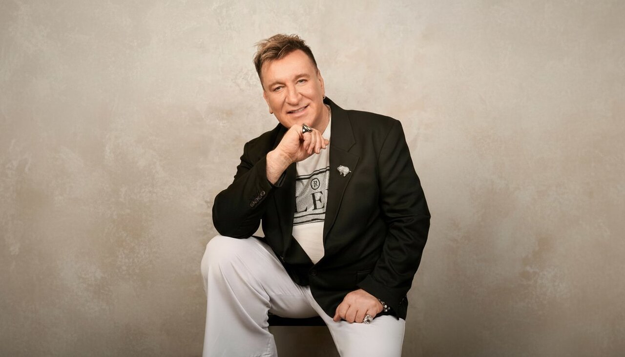 Новости - Из дворницкой в Книгу Гиннесса: Сергей Пенкин разменял седьмой десяток, но голос всё так же блестит стразами новости