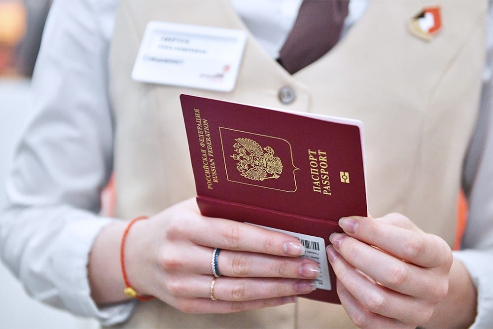 Новости - Джеймс Бонд отдыхает: зачем вам второй загранпаспорт и как добыть его без седых волос новости