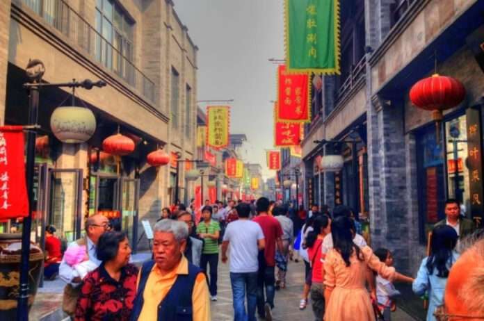 Китайцы, похоже, задаются извечным вопросом: «Почему, собственно, русская селёдка кажется нам такой странной?» И тут, как говори... - новости