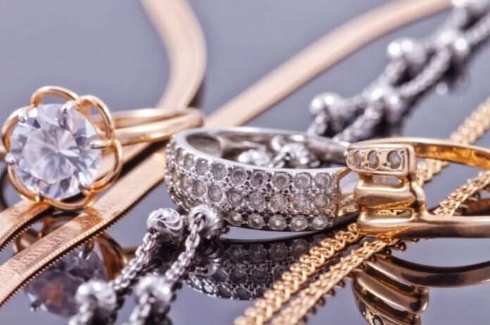 Сочинский шик: таможня конфисковала 