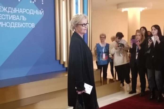 Киношные новости: Розанова стала бабушкой Монтаны. Зажигательно! - новости