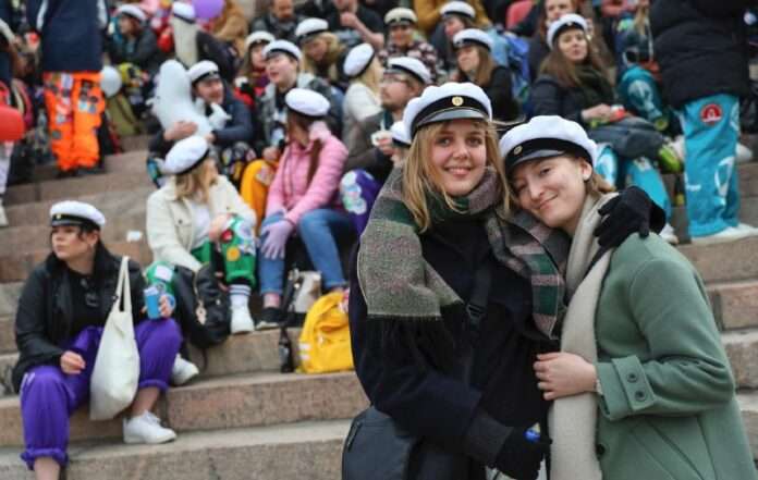 Финляндия в восьмой раз возглавила рейтинг самых счастливых стран мира. В пятерку лидеров также вошли Дания, Исландия, Швеция и ... - новости