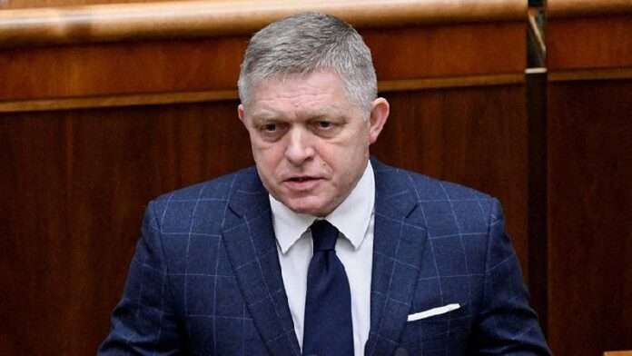 Фицо призвал поддерживать все рассказывающие правду о ВОВ мероприятия - новости