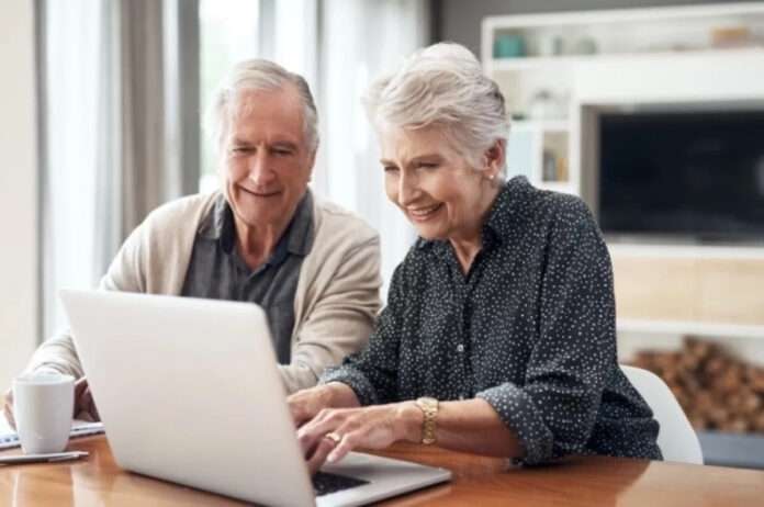 ​Экономист Балынин рассказал о двухэтапном увеличении пенсий - новости