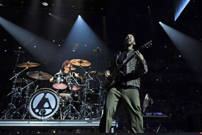 ​Группа Linkin Park подала заявку на регистрацию логотипа в Роспатент - новости