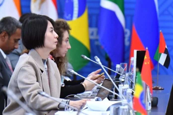 ​Над созданием лунной станции с Россией и Китаем будут работать 13 стран - новости