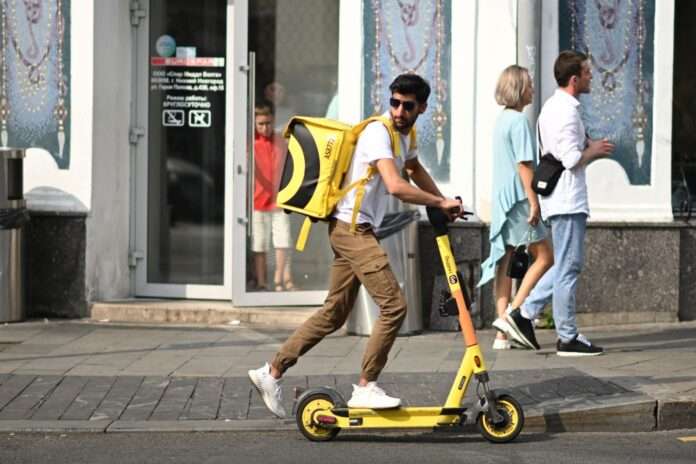 ​Курьеров в Москве оштрафовали больше 100 тысяч раз - новости