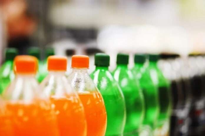 ​Врач Фернандес: каждая выпитая банка газировки сокращает жизнь на 12 минут - новости