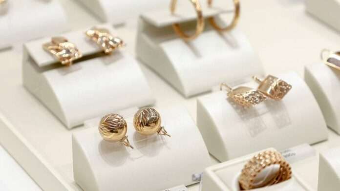 ​Россияне стали больше интересоваться ювелирными украшениями - новости