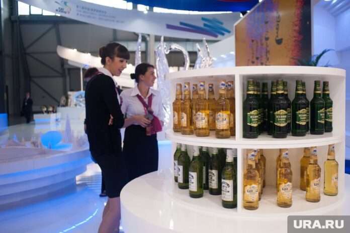 Почему в магазинах стало много китайского пива - новости