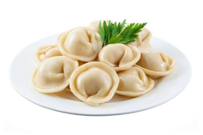 Кастрюля пельменей или тазик макарон помогут быстрее заснуть, — врачи. - новости