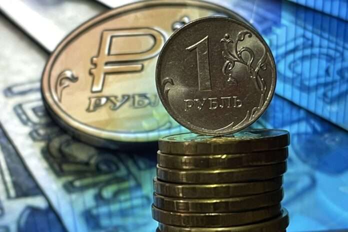 ​Почему Минфин намерен вернуться к покупкам валюты в резервы и что будет с курсом рубля - новости