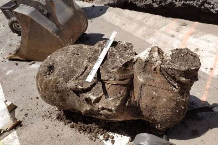 ​В Туле раскопали таинственную статую эпохи Возрождения - новости