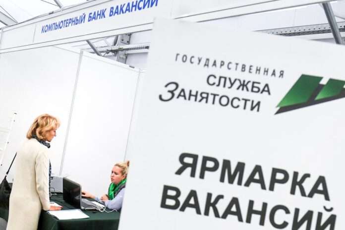 ​Чужие тут не работают. Политолог Бовт - о том, как ограничения на работу мигрантов влияют на рынок труда... - новости