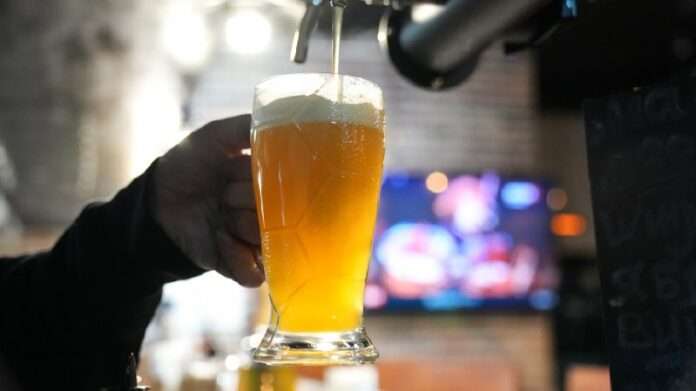 Спрос на немецкое пиво падает из-за развития производства в РФ - новости