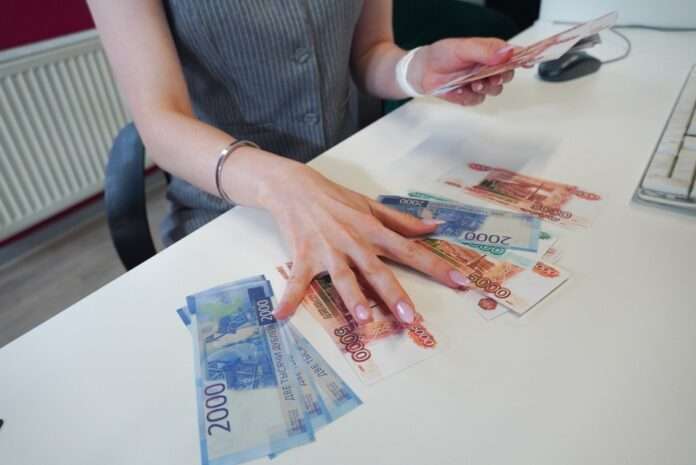 ​Догоняют Москву и Питер: названы города с самой высокой заработной платой у населения - новости