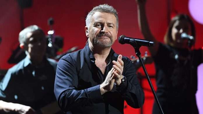 ​Леонид Агутин исполнил песню «Долго» в рамках трибьюта группы «Любэ» - новости