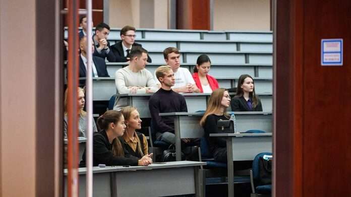 ​Минпросвещения РФ будет готовить педагогов по семьеведению в педвузах - новости