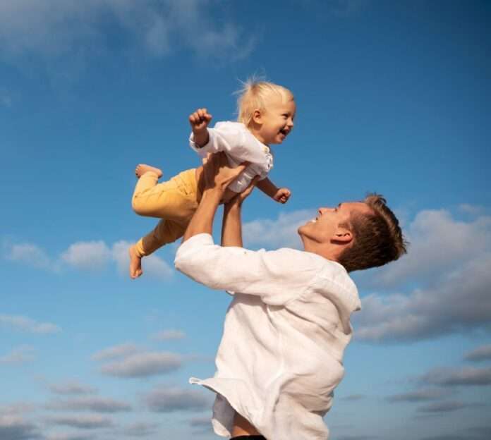 👨‍🍼 В России предлагают учредить звание «Отец-герой» - новости