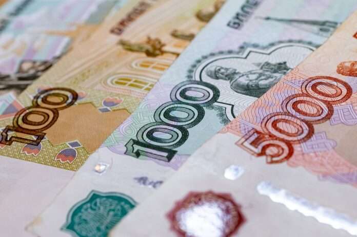 Составлен рейтинг самых высоких медианных зарплат в России: в каких профессиях платят больше всего - новости