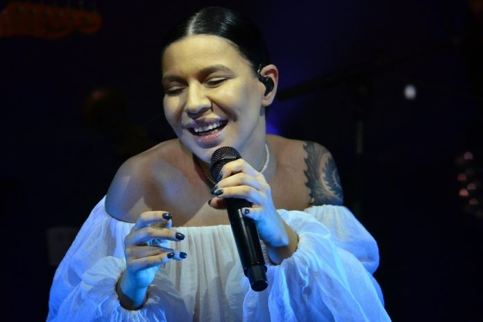 Певица Ёлка после смены имени и фамилии