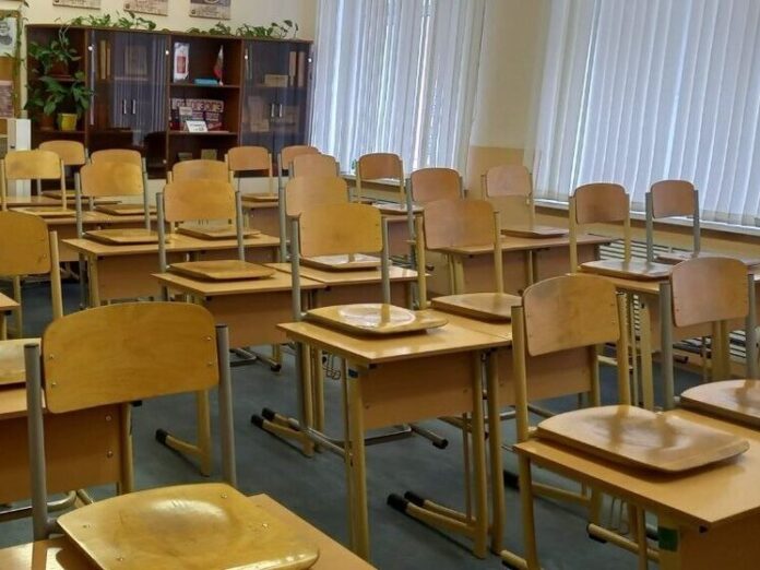 Группа индонезийских студентов в российской аудитории, изучающих медицину