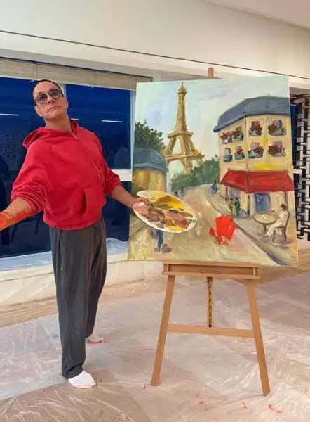 Жан-Клод Ван Дамм рисует