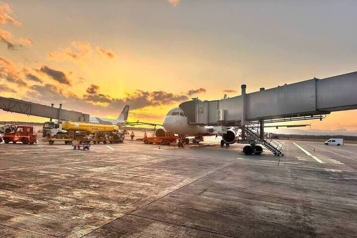 Самолет в небе