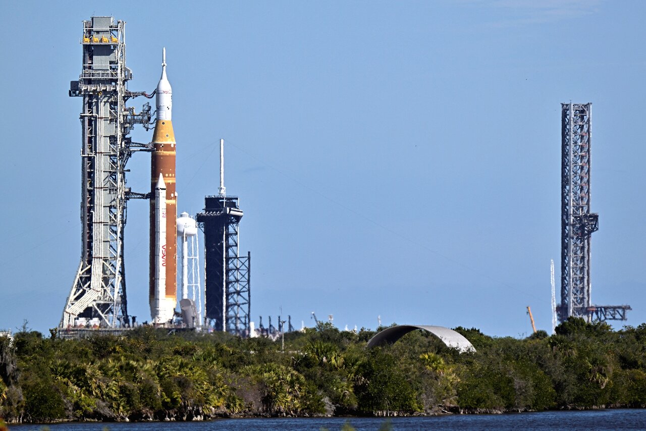 Ракета SLS на стартовой площадке