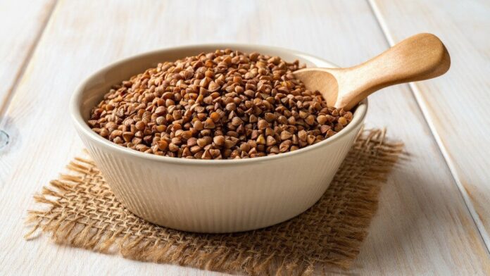 Девушка с румяными щеками и здоровым цветом лица, символизирующая эффект от вампирской диеты