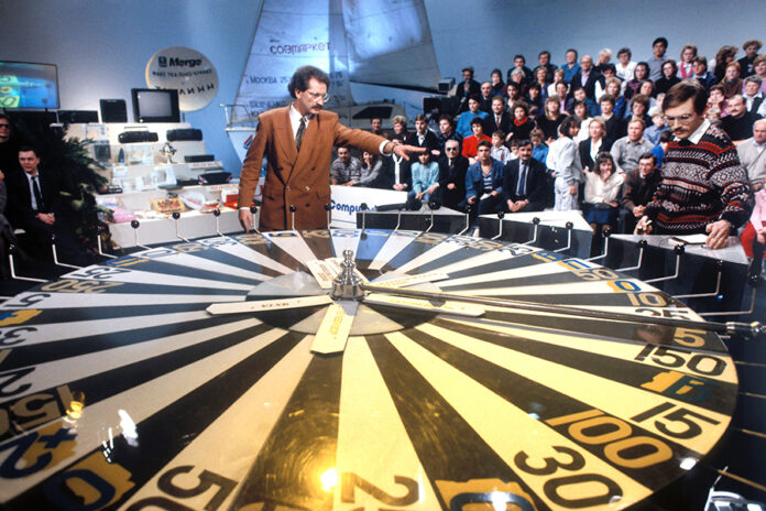 Леонид Якубович в студии программы «Поле Чудес»