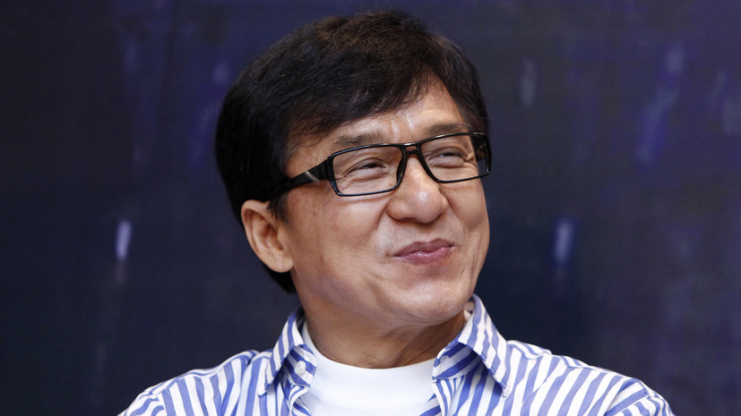 Джеки Чан на трибуне Олимпиады