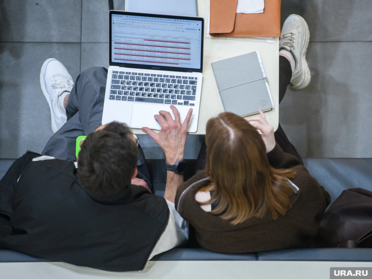 Молодые предприниматели обсуждают стратегию