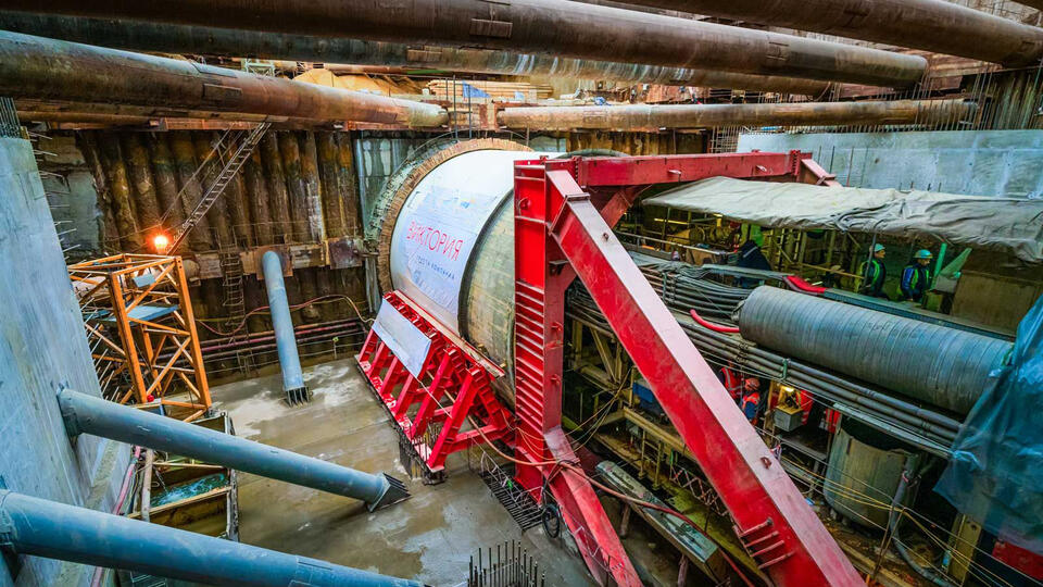 Тоннелепроходческий щит в работе