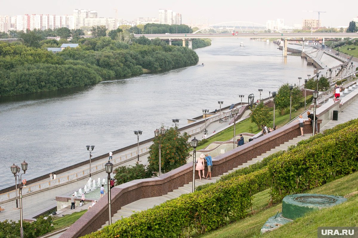 Строительство стоянки для личных яхт в Тюмени, на фоне сибирской природы