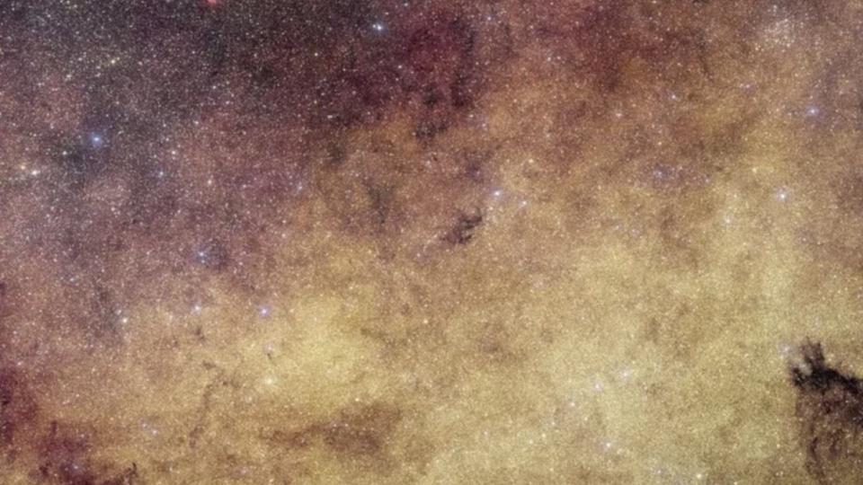 Млечный Путь, перевернувшийся на бок из-за космической сосиски