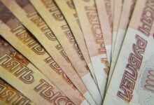 Работодатель и особенные сотрудники в уютном офисе