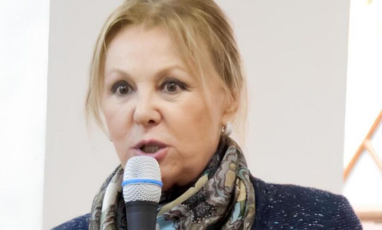 Наталья Селезнёва и Максим Аверин на сцене
