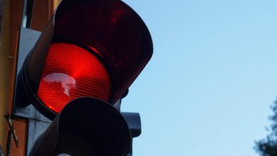 Интеллектуальные светофоры в Новосибирске, использующие технологии ИИ для улучшения дорожного движения.
