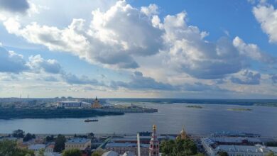 Пельмени с соевым соусом на фоне достопримечательностей Нижнего Новгорода и Хэйхэ