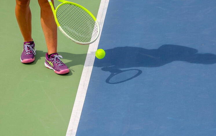 Юная теннисистка Кристина Лютова с кубком WTA в Мемфисе