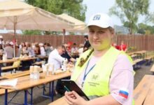 Изображение, посвященное празднованию 99-летия Ленинградской области с акцентом на тайных героев Ивангорода.